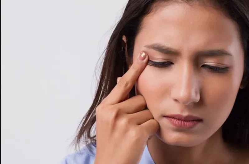 Các con số dân gian gắn với mắt phải giật chỉ mang tính tham khảo, giải trí và không nên dùng làm căn cứ cho quyết định tài chính hay may rủi.